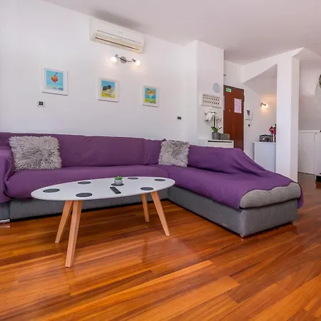 Belle Vue * Primosten