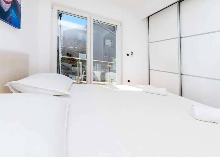 Belle Vue * Primošten